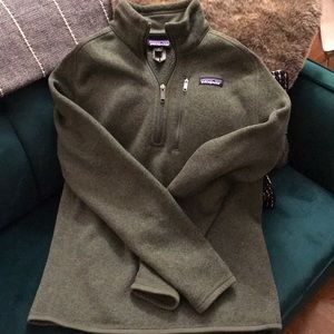 Olive Patagonia pullover (men’s small)